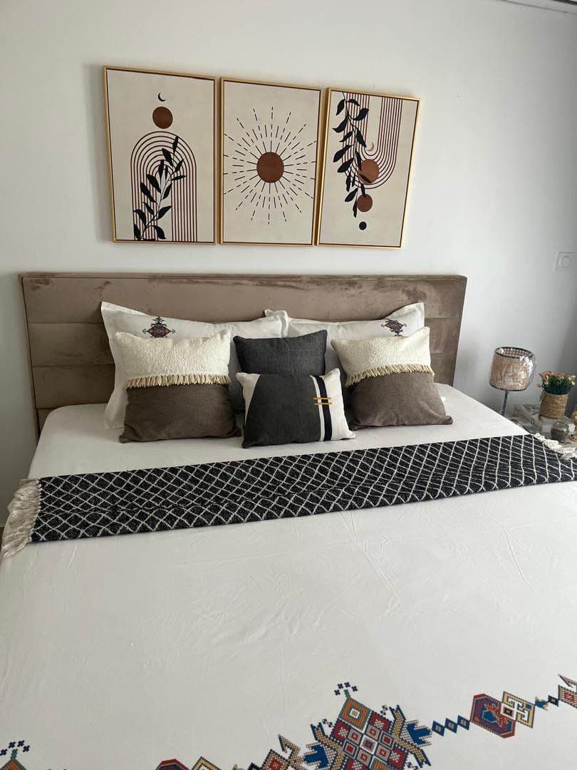 Studio meublé moderne à Point E