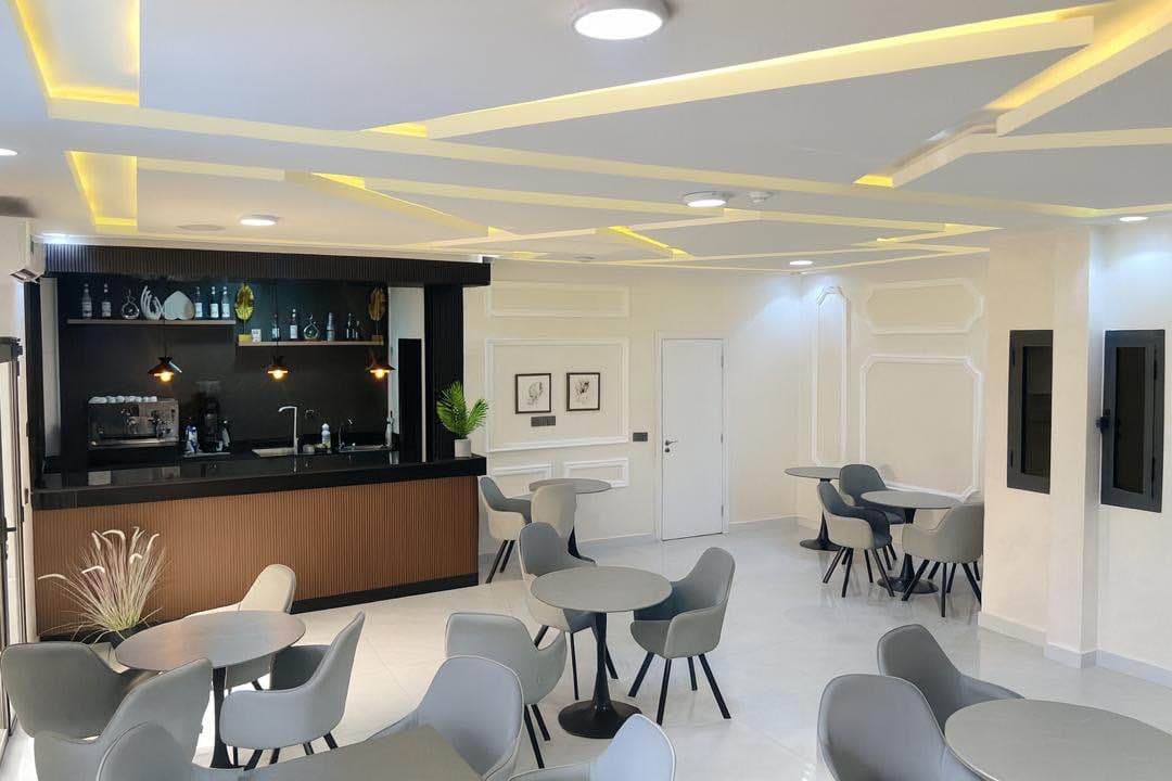 Suite Royale d’Exception – Élégance Mauritanienne à l’Hôtel Marbella 9