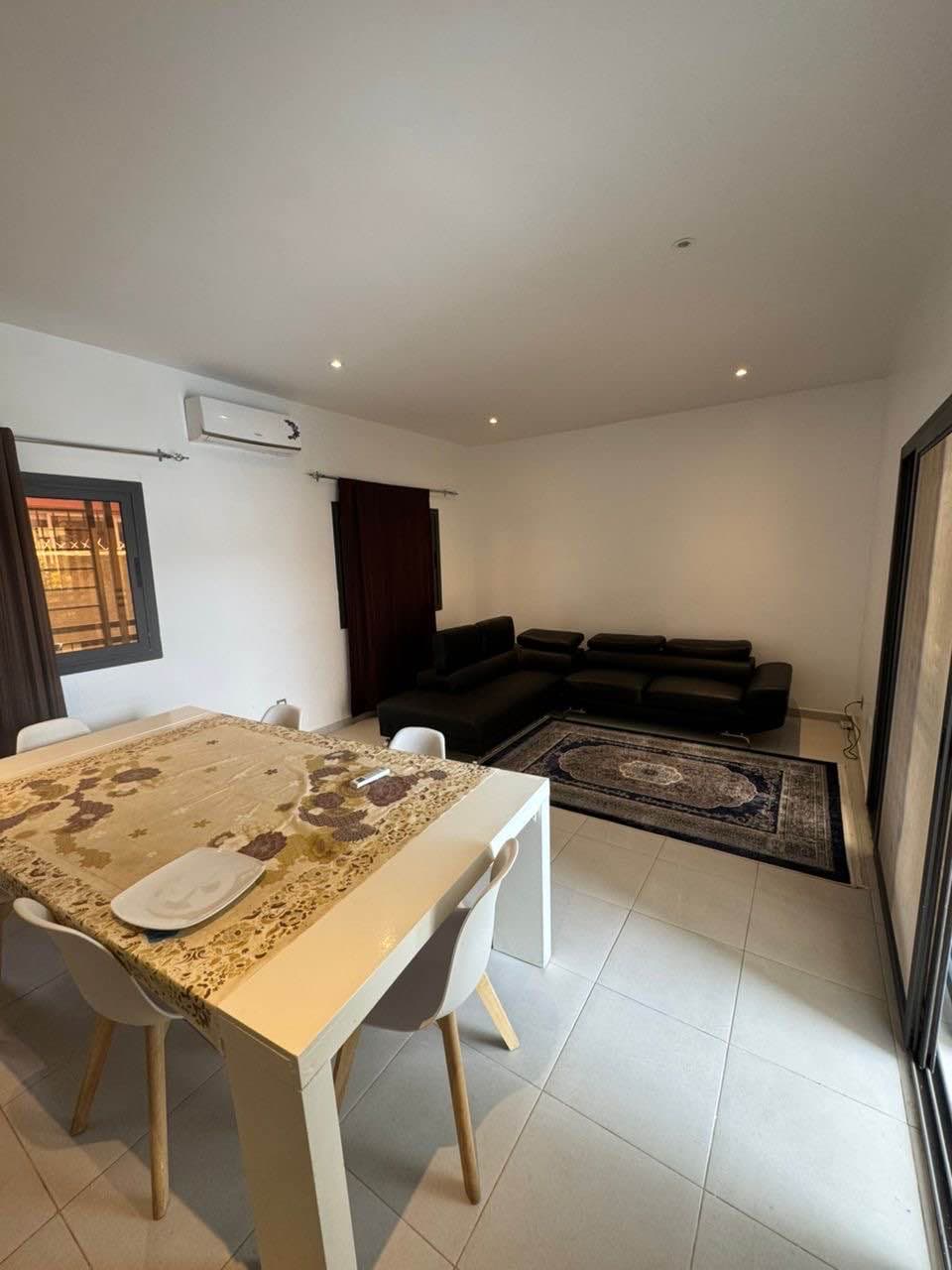 Villa moderne à louer – Ngaparou Médina 4