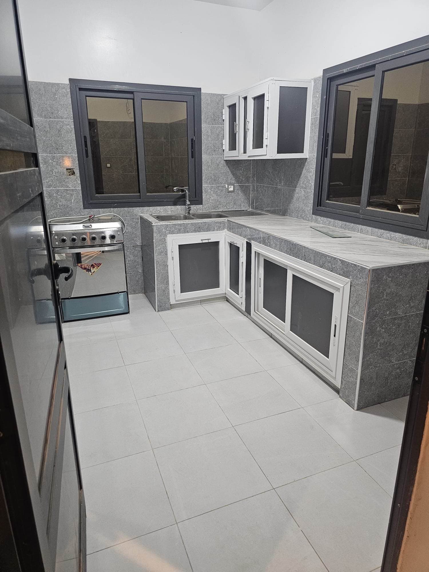 Villa moderne à louer – Ngaparou Médina 8