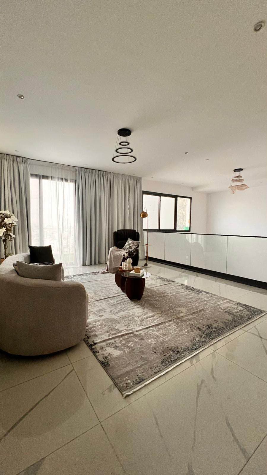 Duplex de Luxe 5 Chambres au Point E – Dakar | Confort, Calme & Emplacement Premium 8