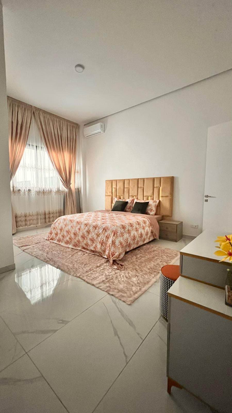 Duplex de Luxe 5 Chambres au Point E – Dakar | Confort, Calme & Emplacement Premium 11