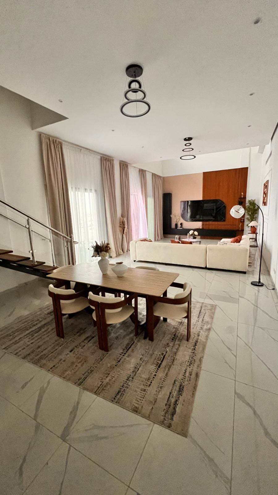 Duplex de Luxe 5 Chambres au Point E – Dakar | Confort, Calme & Emplacement Premium 24