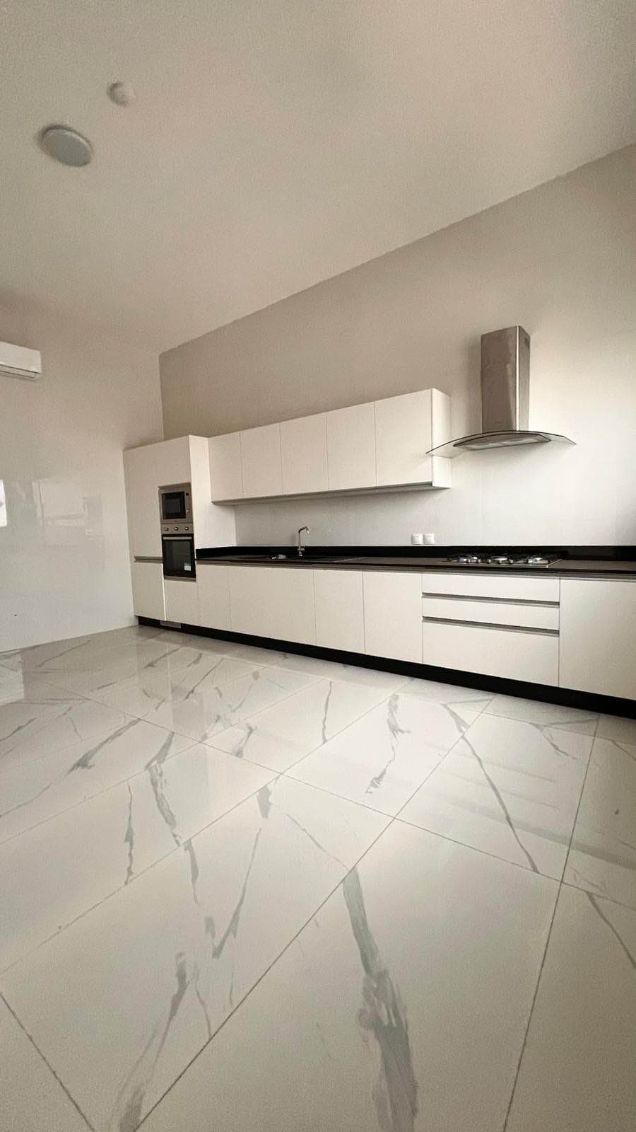 Duplex de Luxe 5 Chambres au Point E – Dakar | Confort, Calme & Emplacement Premium 28