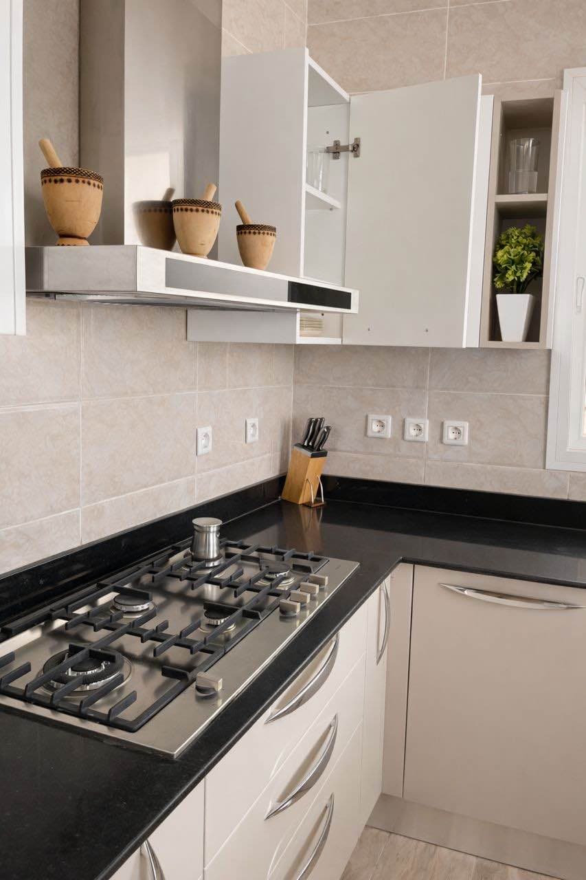 Villa d’exception style nord-américain avec baies vitrées – Centre Émetteur, Nouakchott 9