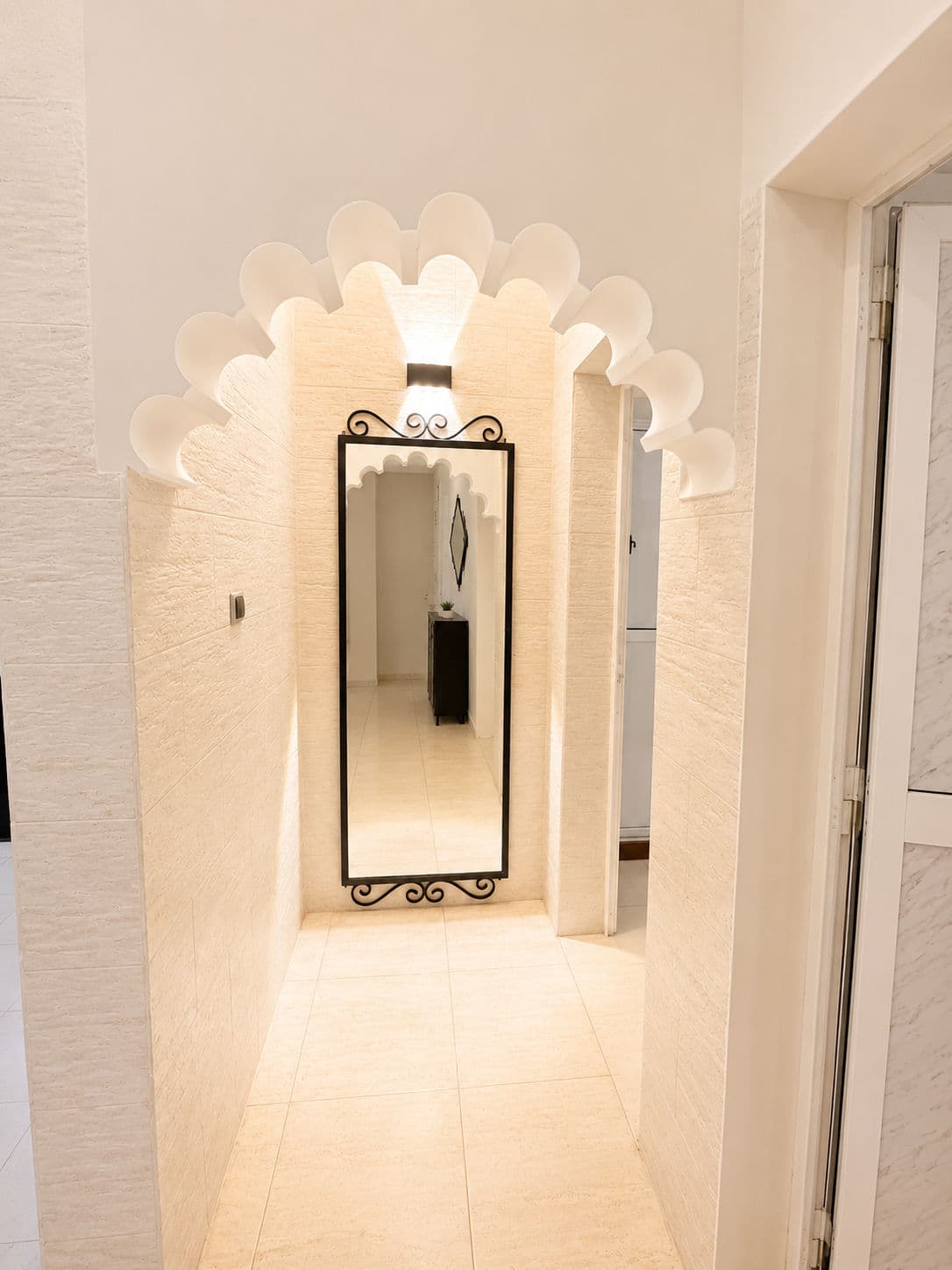Appartement Spacieux 2 Chambres à l’Îlot K | Double Salon, Terrasse & Garage Sécurisé 11
